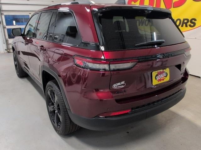 new 2025 Jeep Grand Cherokee car, priced at $52,180