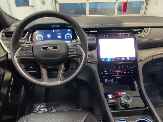 new 2025 Jeep Grand Cherokee car, priced at $52,180