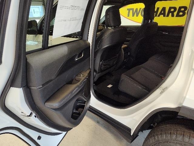 new 2025 Jeep Grand Cherokee car, priced at $39,820