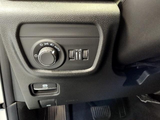 new 2025 Jeep Grand Cherokee car, priced at $39,820