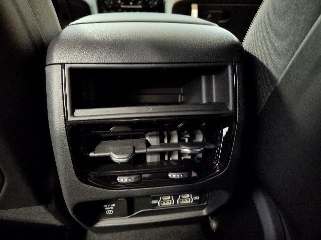 new 2025 Jeep Grand Cherokee car, priced at $39,820