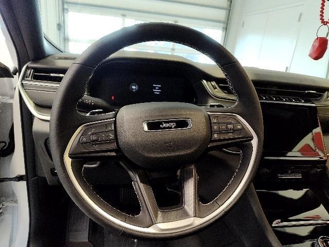 new 2025 Jeep Grand Cherokee car, priced at $39,820