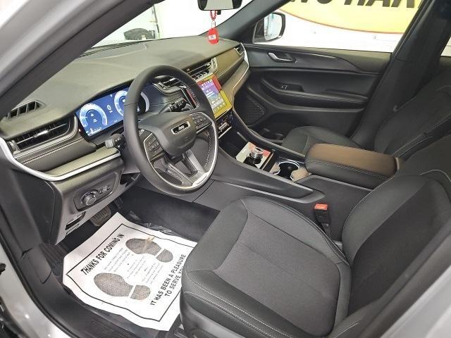 new 2025 Jeep Grand Cherokee car, priced at $36,670