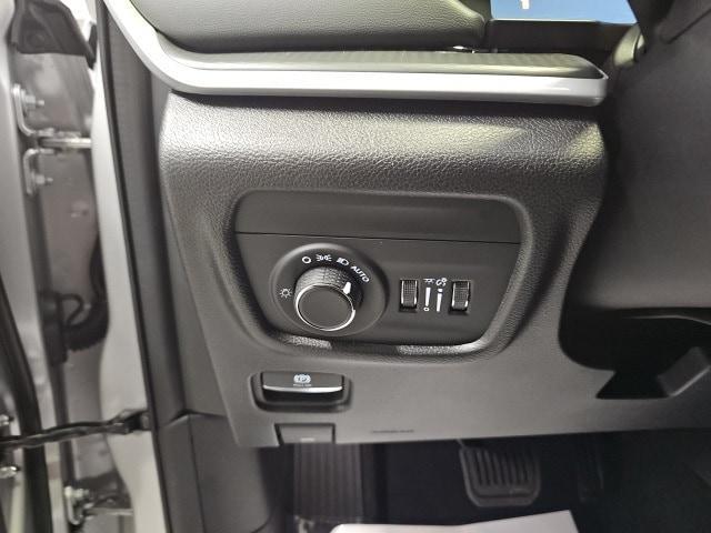 new 2025 Jeep Grand Cherokee car, priced at $36,670