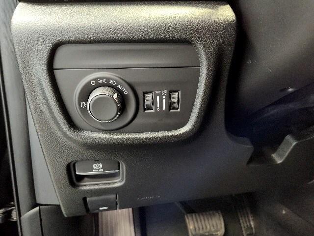 new 2025 Jeep Grand Cherokee car, priced at $40,415