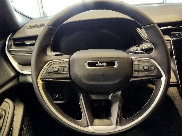 new 2025 Jeep Grand Cherokee car, priced at $40,415