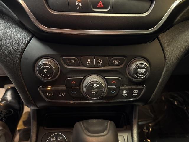 used 2019 Jeep Cherokee car, priced at $19,994