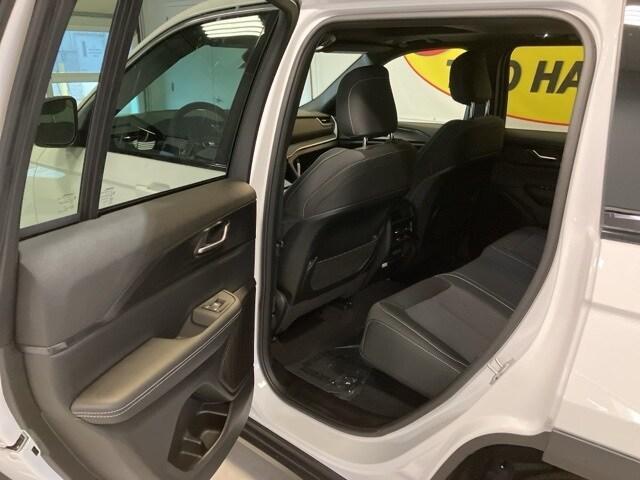 new 2025 Jeep Grand Cherokee car, priced at $37,820