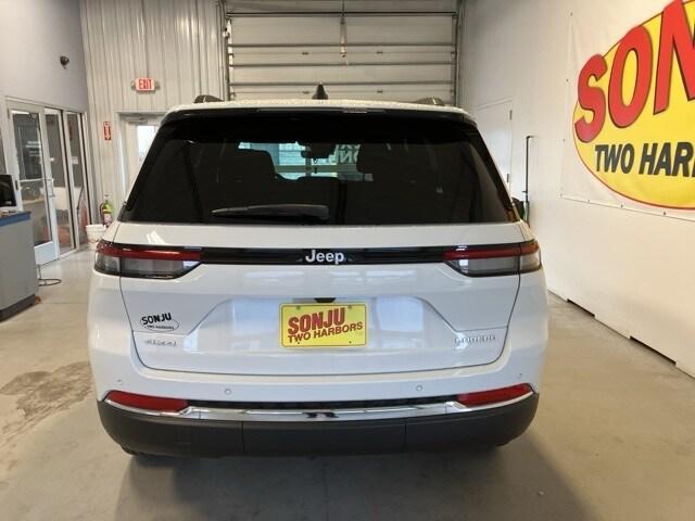 new 2025 Jeep Grand Cherokee car, priced at $37,820