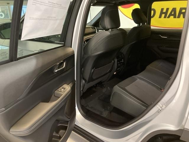 new 2025 Jeep Grand Cherokee car, priced at $38,415