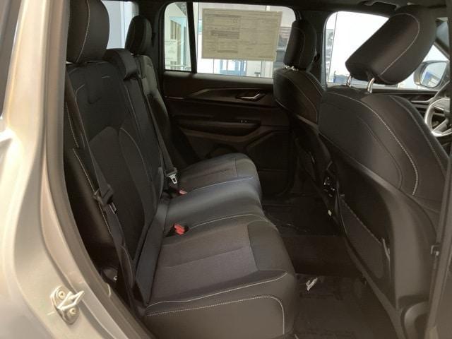new 2025 Jeep Grand Cherokee car, priced at $38,415