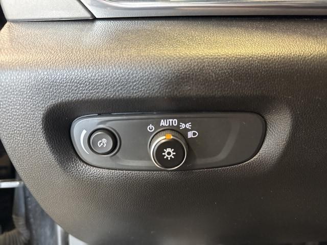 used 2023 Chevrolet Traverse car, priced at $25,899