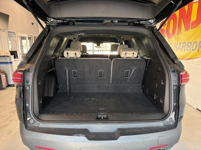 used 2023 Chevrolet Traverse car, priced at $25,899