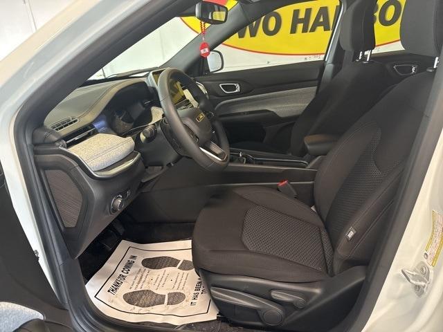 new 2025 Jeep Compass car, priced at $27,990