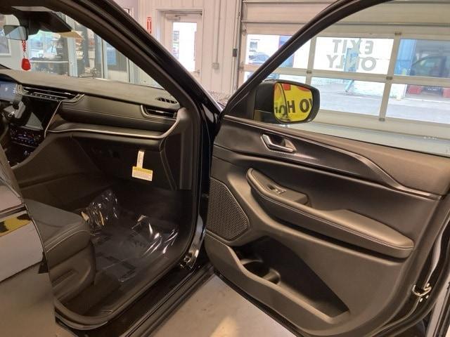 new 2025 Jeep Grand Cherokee L car, priced at $45,165