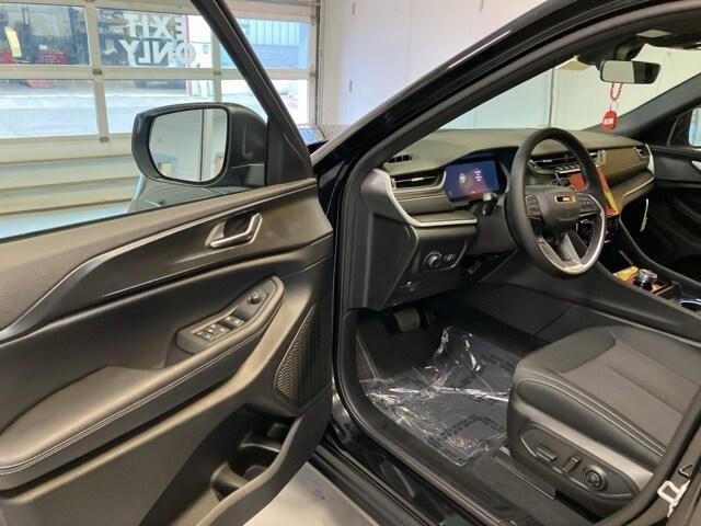 new 2025 Jeep Grand Cherokee L car, priced at $40,665
