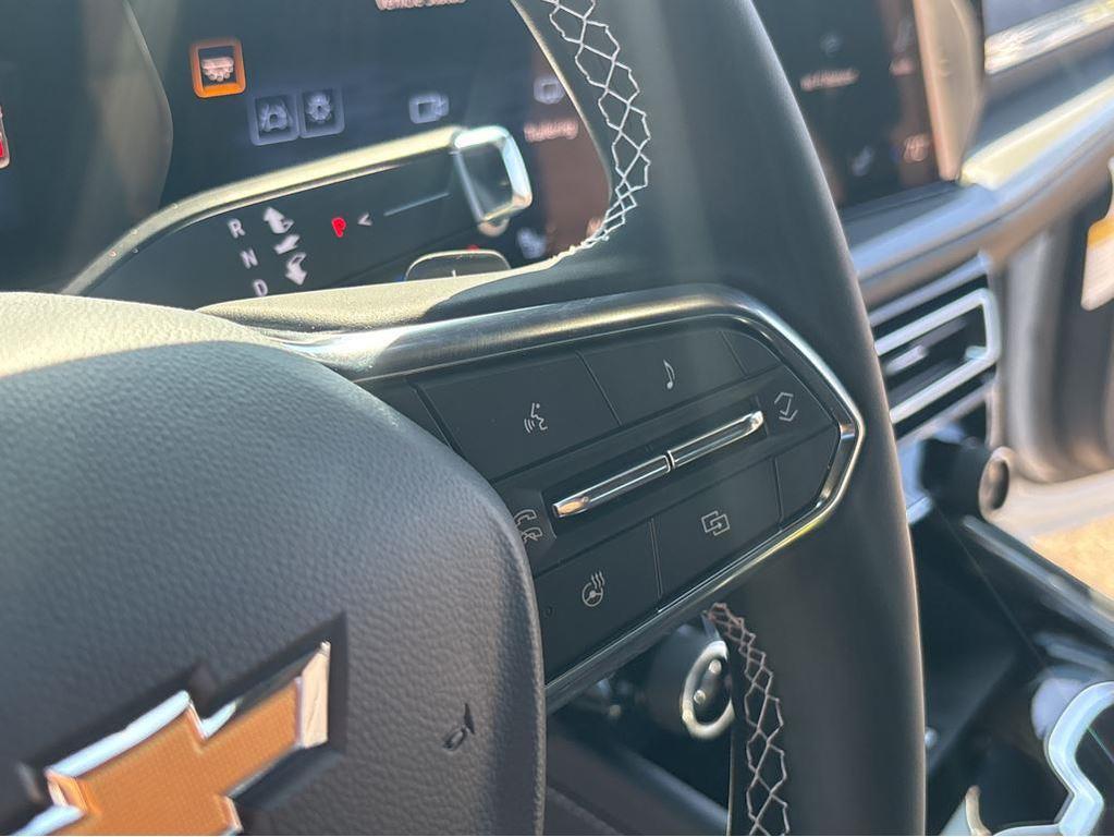 new 2026 Chevrolet Traverse car, priced at $46,215