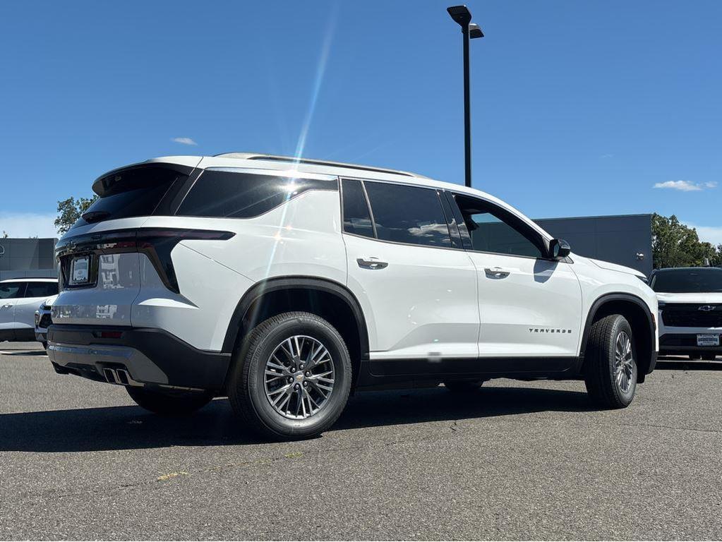 new 2026 Chevrolet Traverse car, priced at $46,215