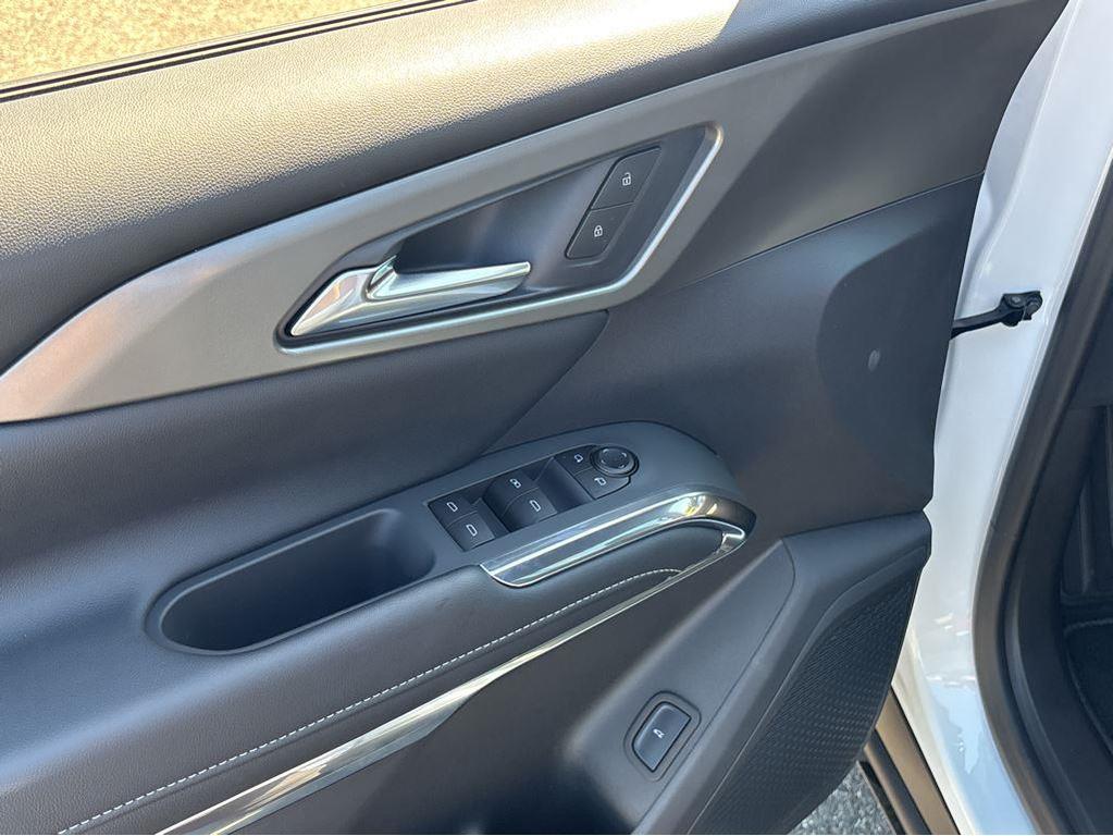 new 2026 Chevrolet Traverse car, priced at $46,215