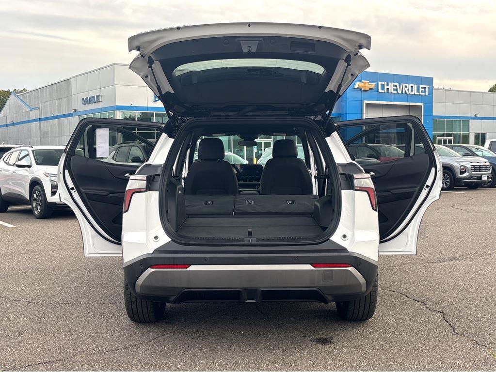 new 2025 Chevrolet Equinox car, priced at $33,090