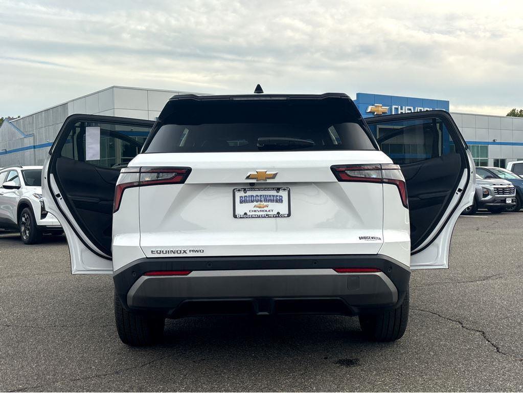 new 2025 Chevrolet Equinox car, priced at $33,090