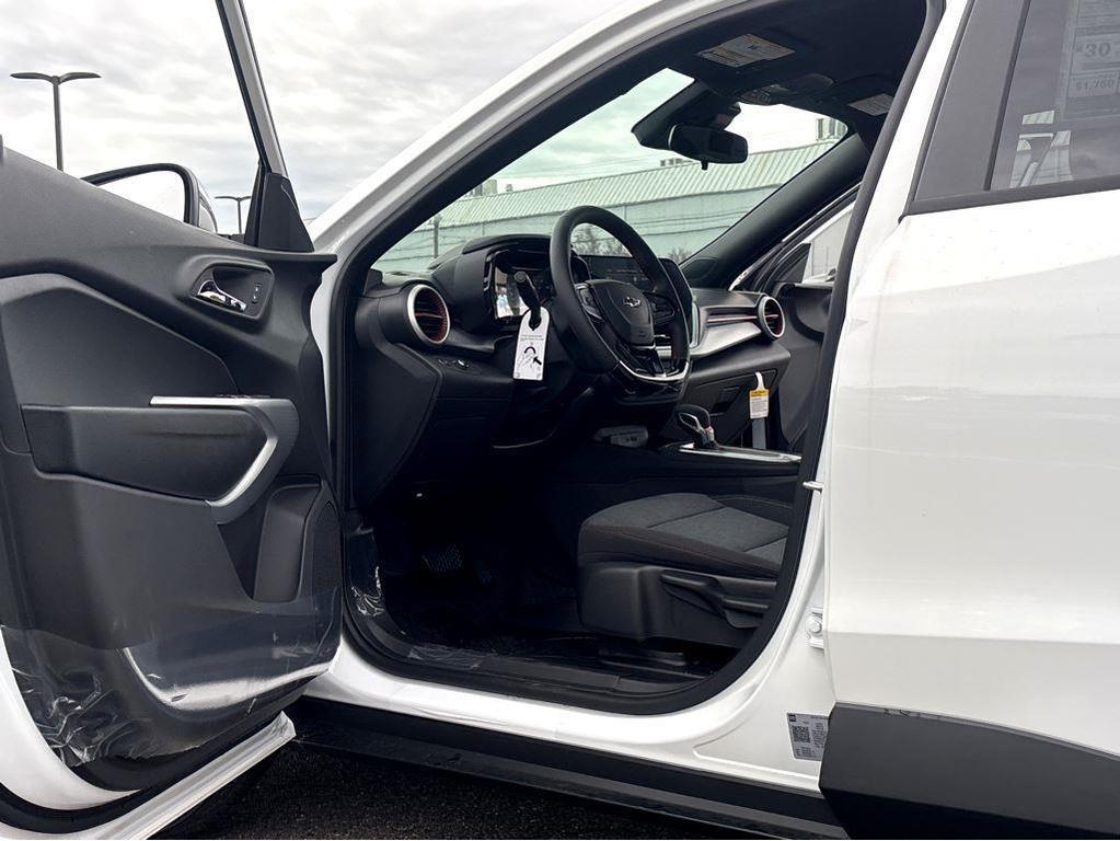 new 2025 Chevrolet Trax car, priced at $24,854