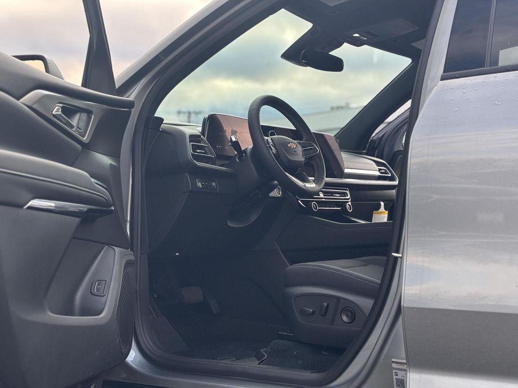 new 2026 Chevrolet Traverse car, priced at $47,620