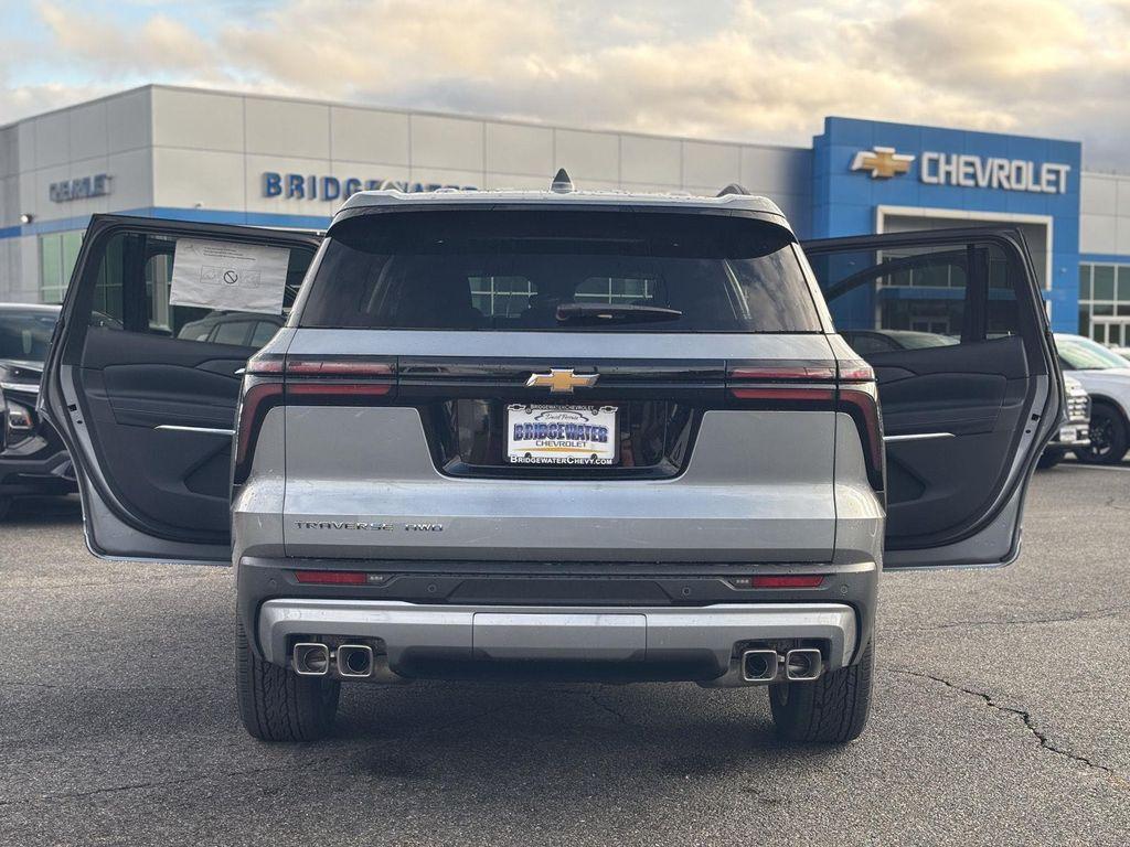 new 2026 Chevrolet Traverse car, priced at $47,620