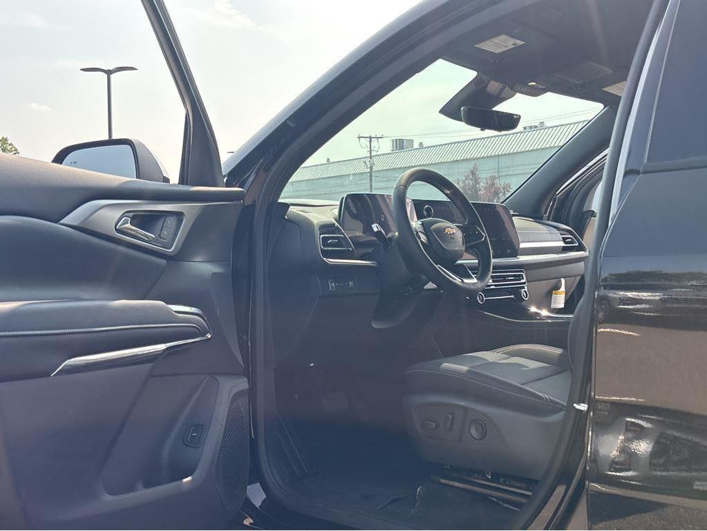 new 2026 Chevrolet Traverse car, priced at $46,625
