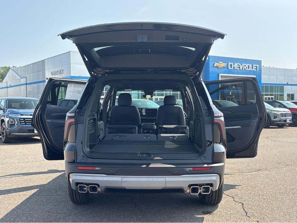 new 2026 Chevrolet Traverse car, priced at $46,625