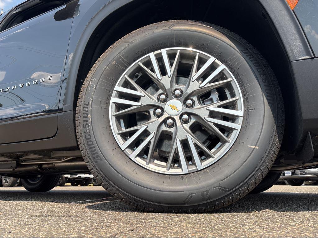 new 2026 Chevrolet Traverse car, priced at $46,625