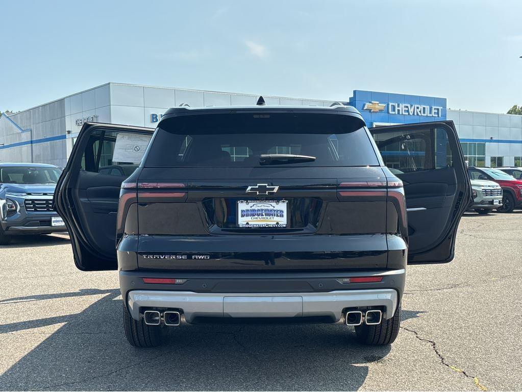 new 2026 Chevrolet Traverse car, priced at $46,625