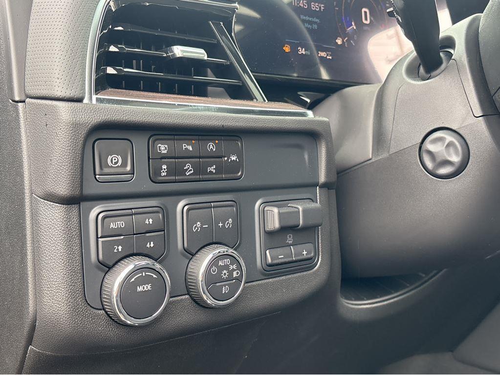 new 2025 Chevrolet Suburban car, priced at $84,832