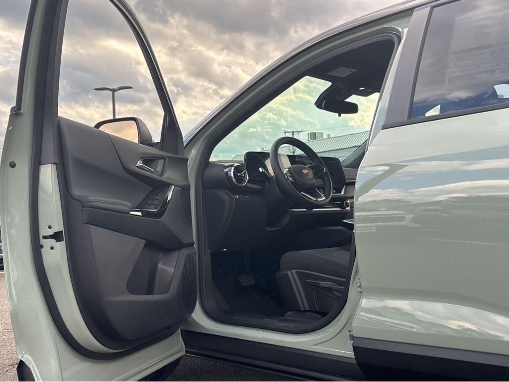 new 2026 Chevrolet Equinox car, priced at $32,815