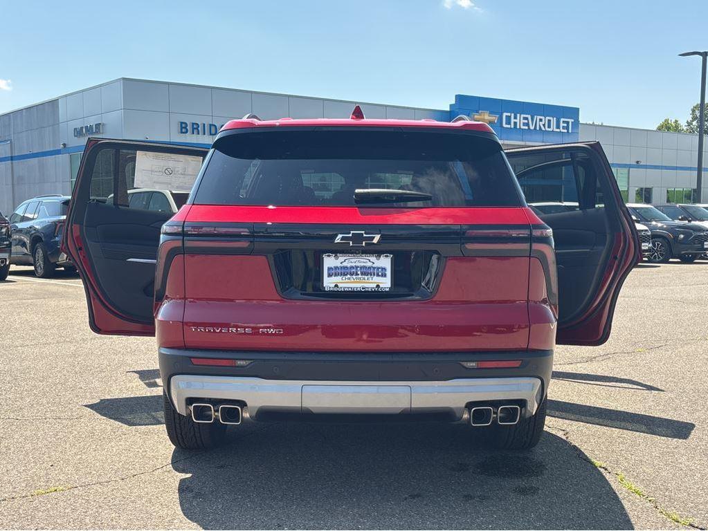 new 2025 Chevrolet Traverse car, priced at $48,329