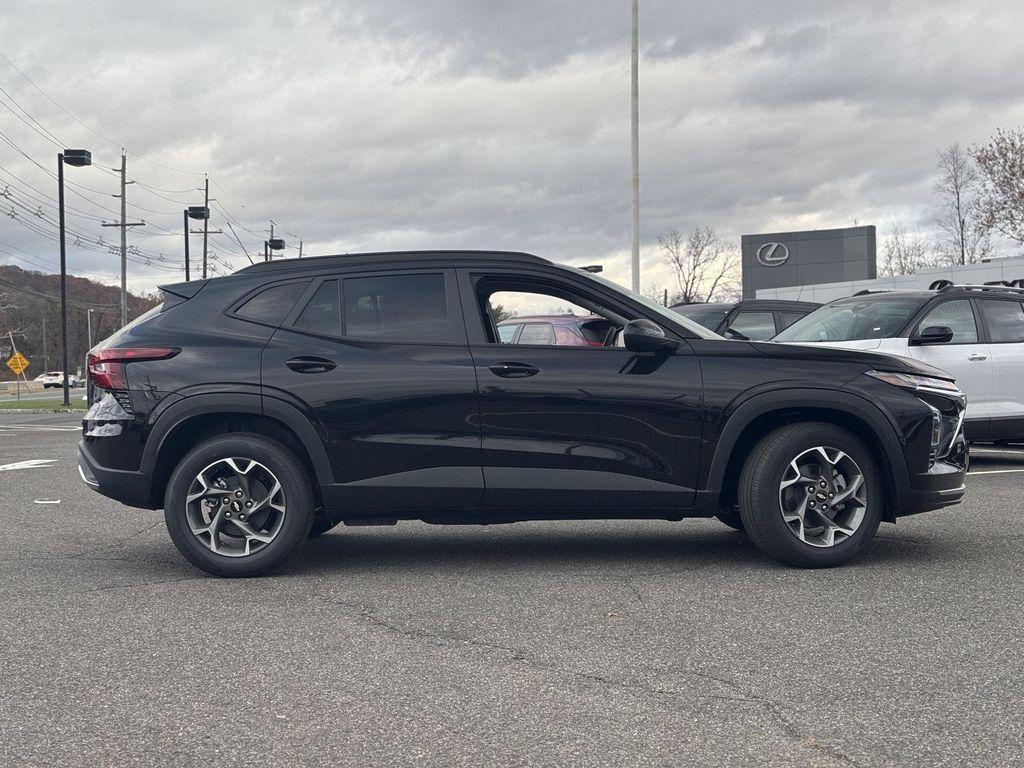 new 2026 Chevrolet Trax car, priced at $25,885