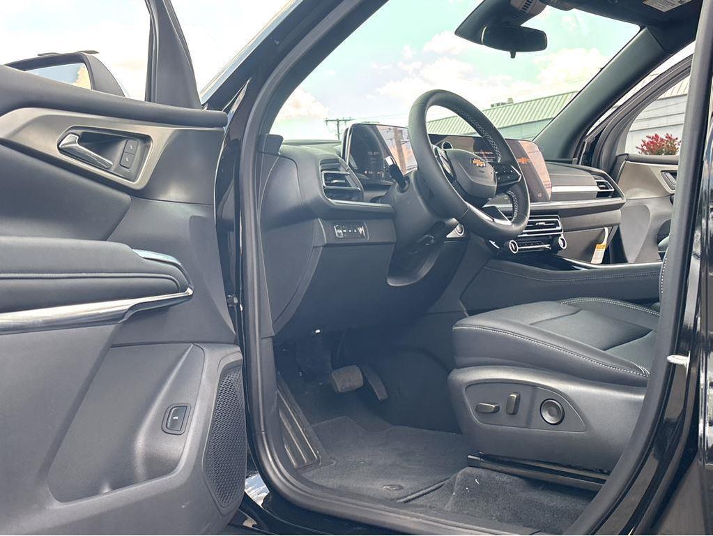 new 2025 Chevrolet Traverse car, priced at $47,840