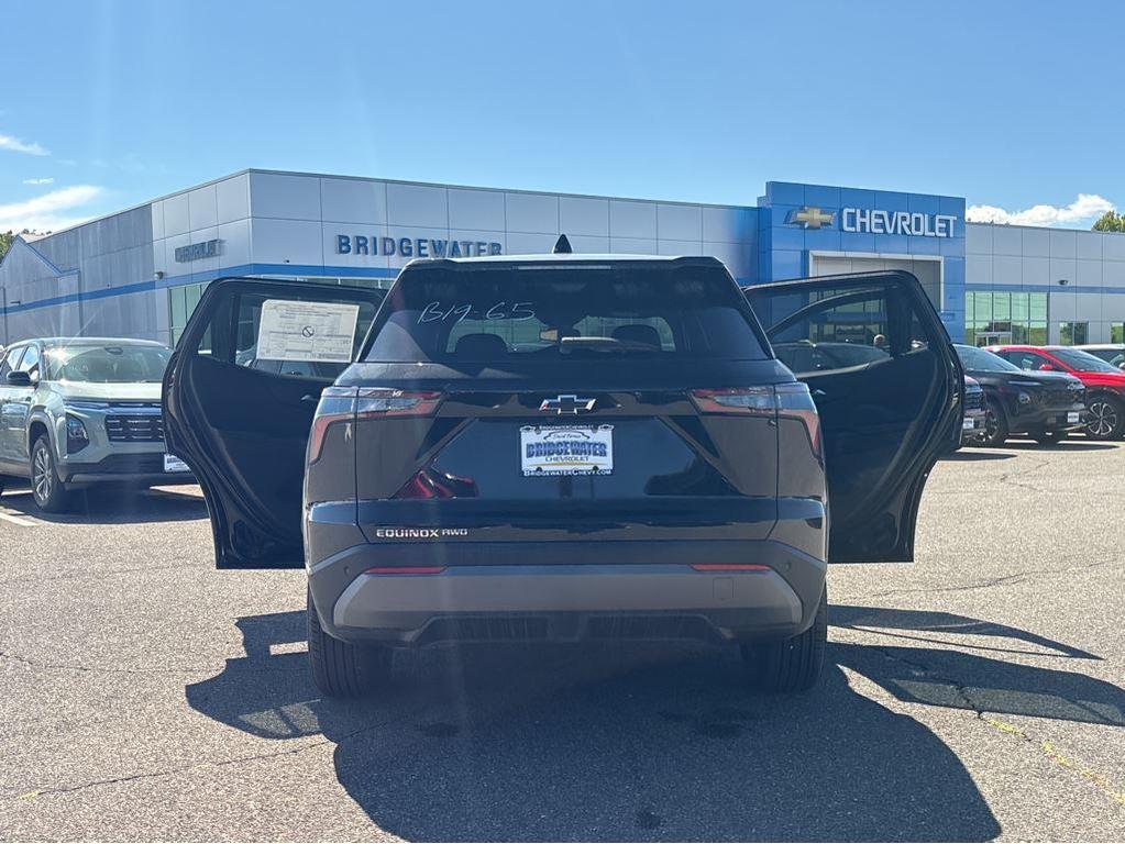 new 2026 Chevrolet Equinox car, priced at $32,320