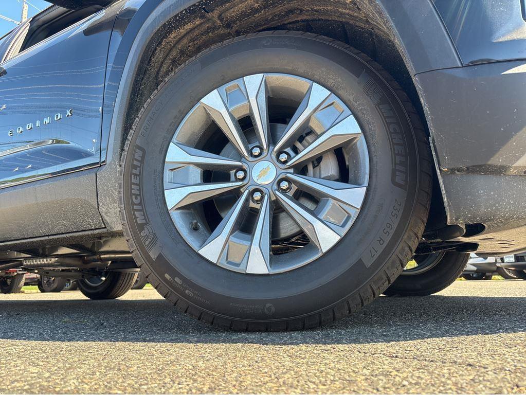 new 2026 Chevrolet Equinox car, priced at $32,320