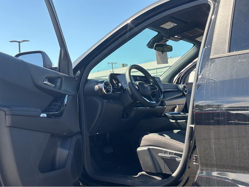 new 2026 Chevrolet Equinox car, priced at $32,320