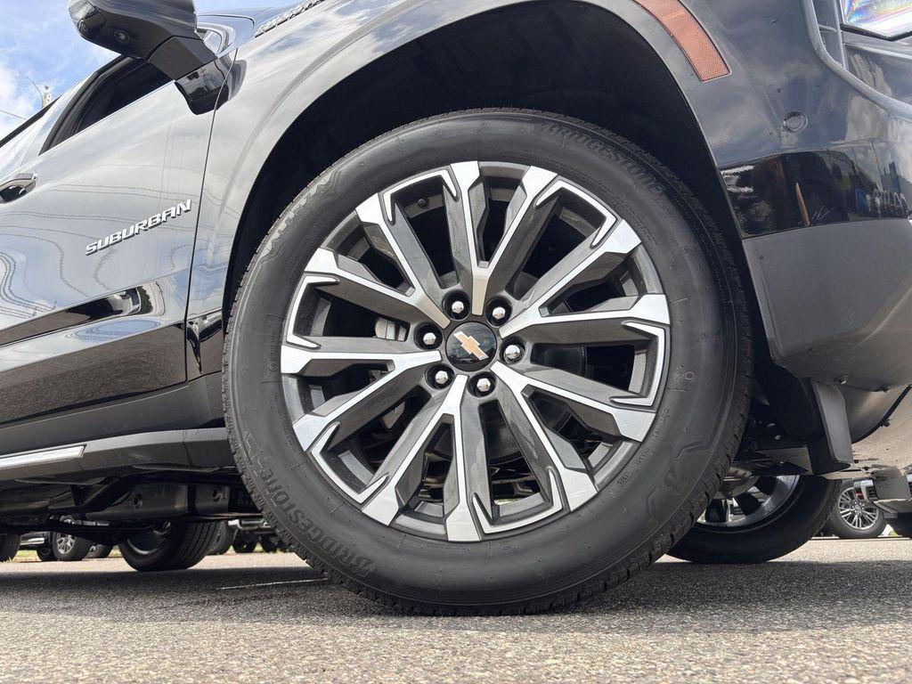 new 2025 Chevrolet Suburban car, priced at $85,895