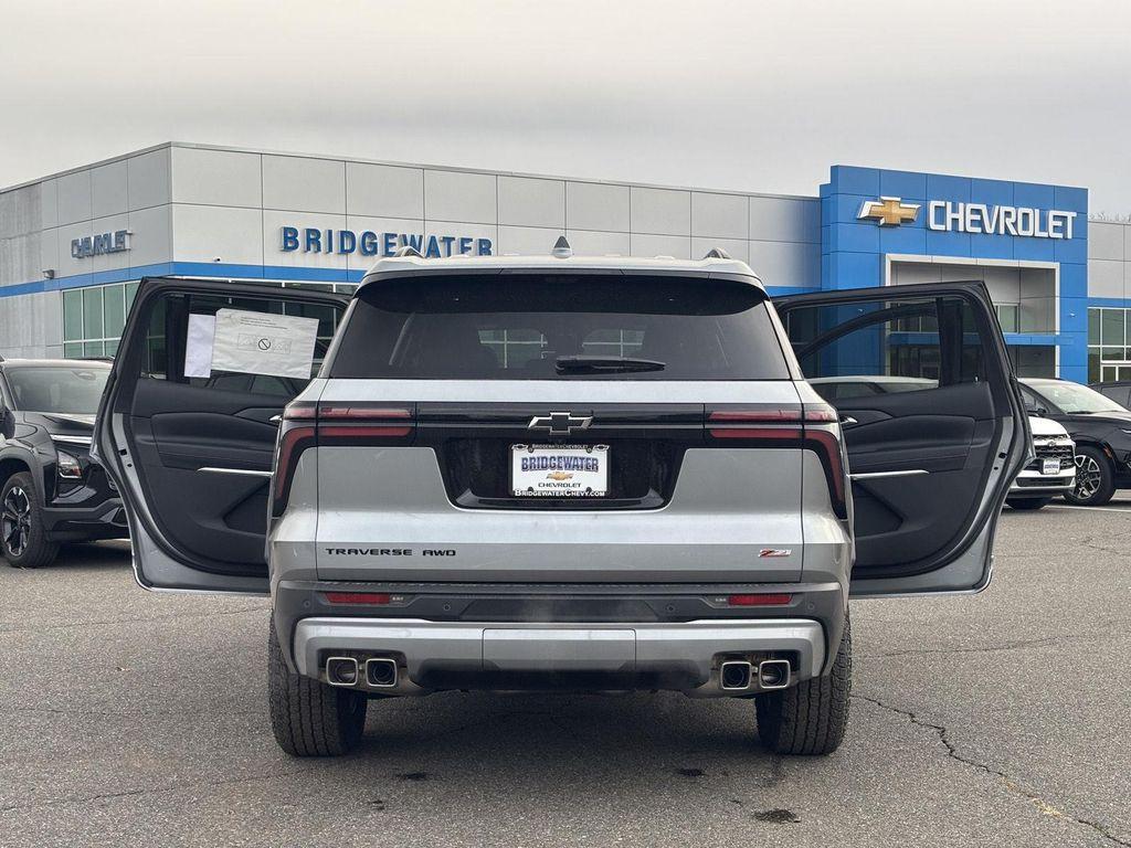 new 2026 Chevrolet Traverse car, priced at $53,945
