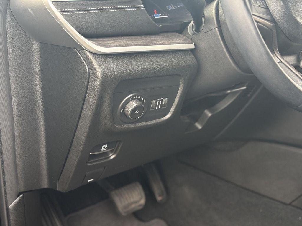 used 2022 Jeep Grand Cherokee L car, priced at $27,300