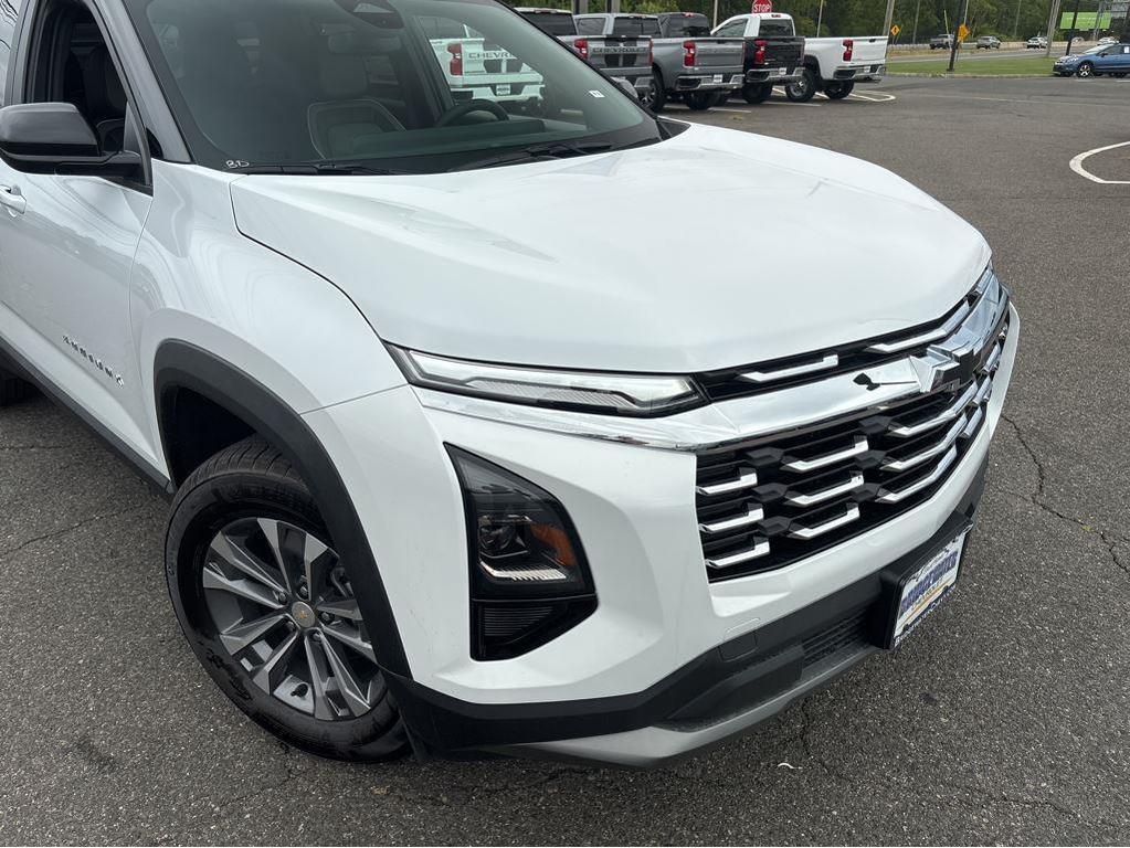 new 2026 Chevrolet Equinox car, priced at $34,168