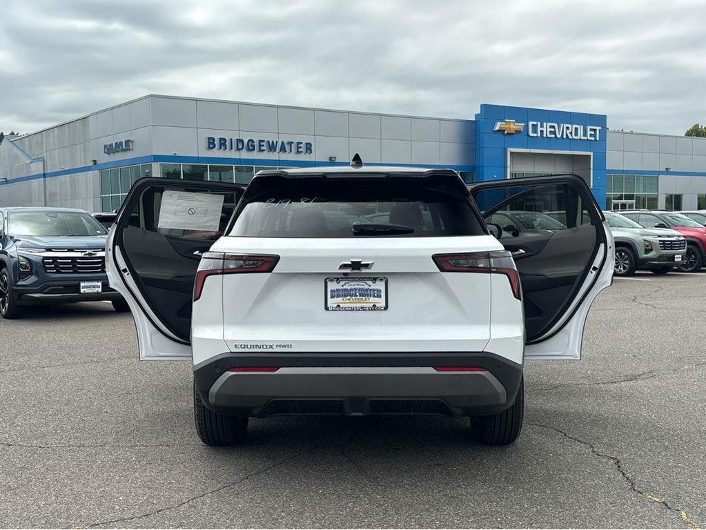 new 2026 Chevrolet Equinox car, priced at $34,168