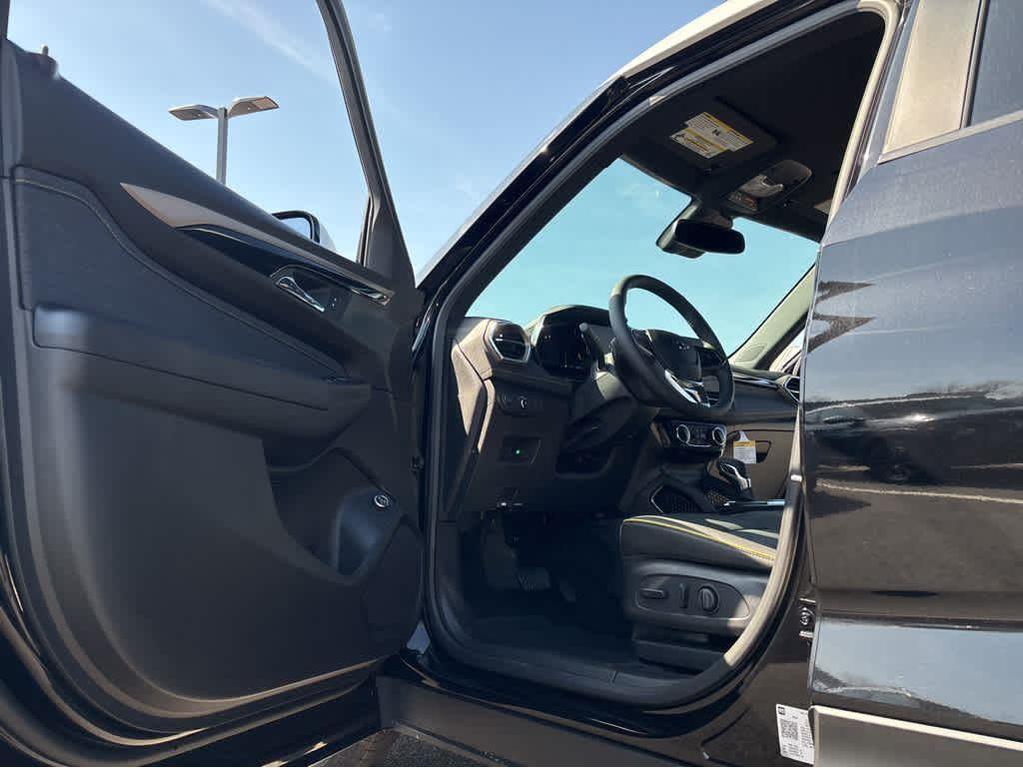 new 2025 Chevrolet TrailBlazer car, priced at $31,783