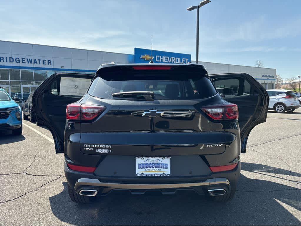 new 2025 Chevrolet TrailBlazer car, priced at $31,783