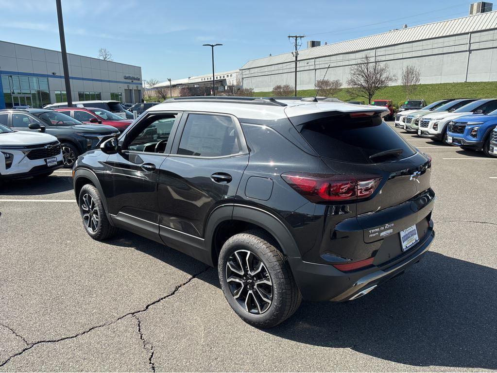 new 2025 Chevrolet TrailBlazer car, priced at $32,185