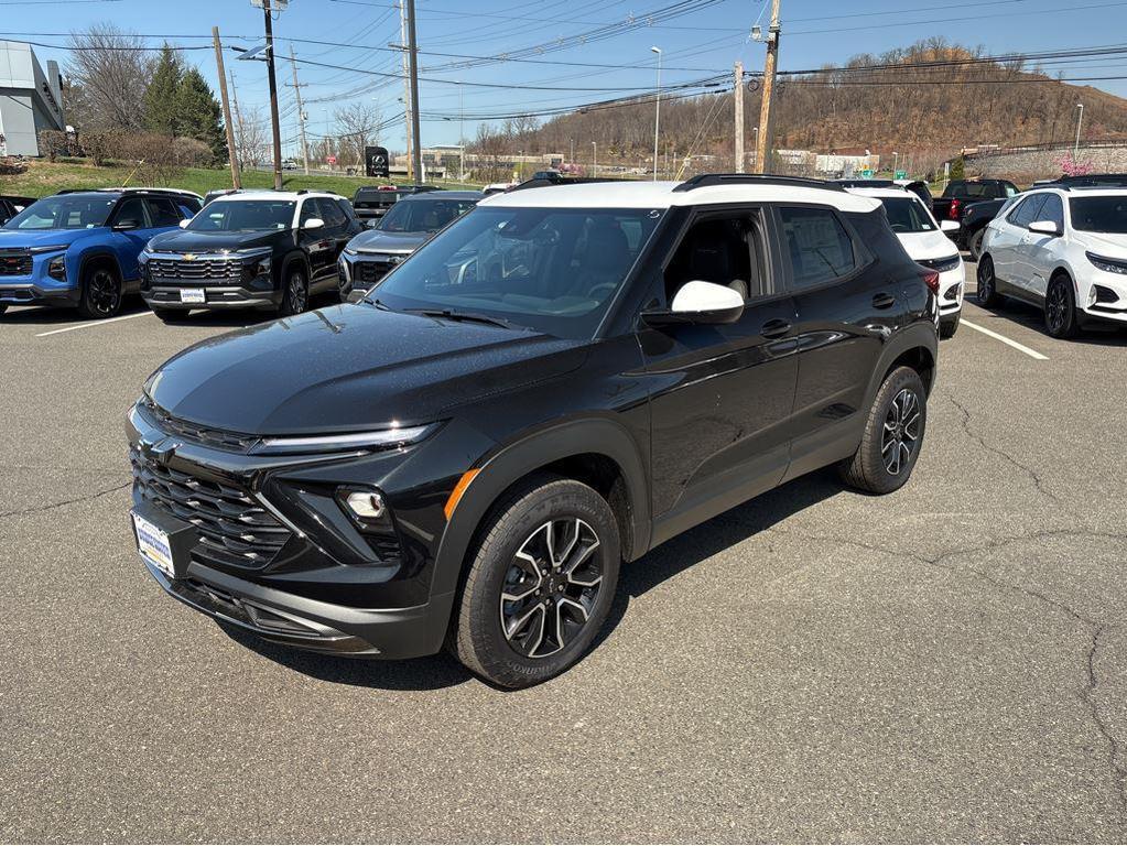 new 2025 Chevrolet TrailBlazer car, priced at $32,185