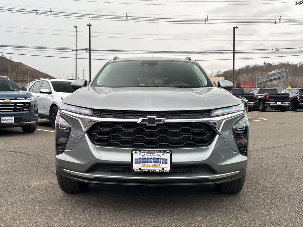 new 2025 Chevrolet Trax car, priced at $25,510